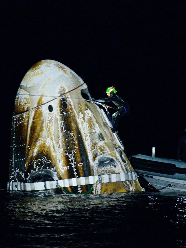 Quatro astronautas retornam à Terra após missão de 6 meses Web