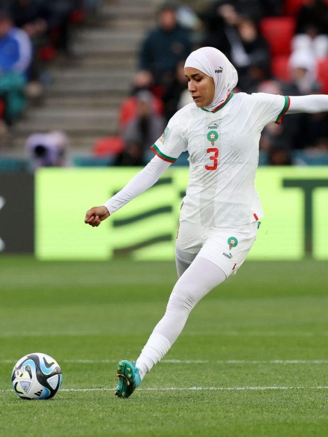 Jogadora Do Marrocos Do Futebol Feminino A Usar Hijab Na Copa