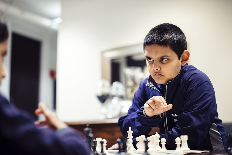 Mishra tem 10 anos e é o mestre internacional de xadrez mais novo