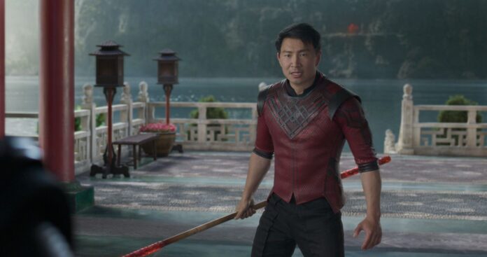 Ator de 'Shang-Chi' pediu herói asiático para Marvel em 2014