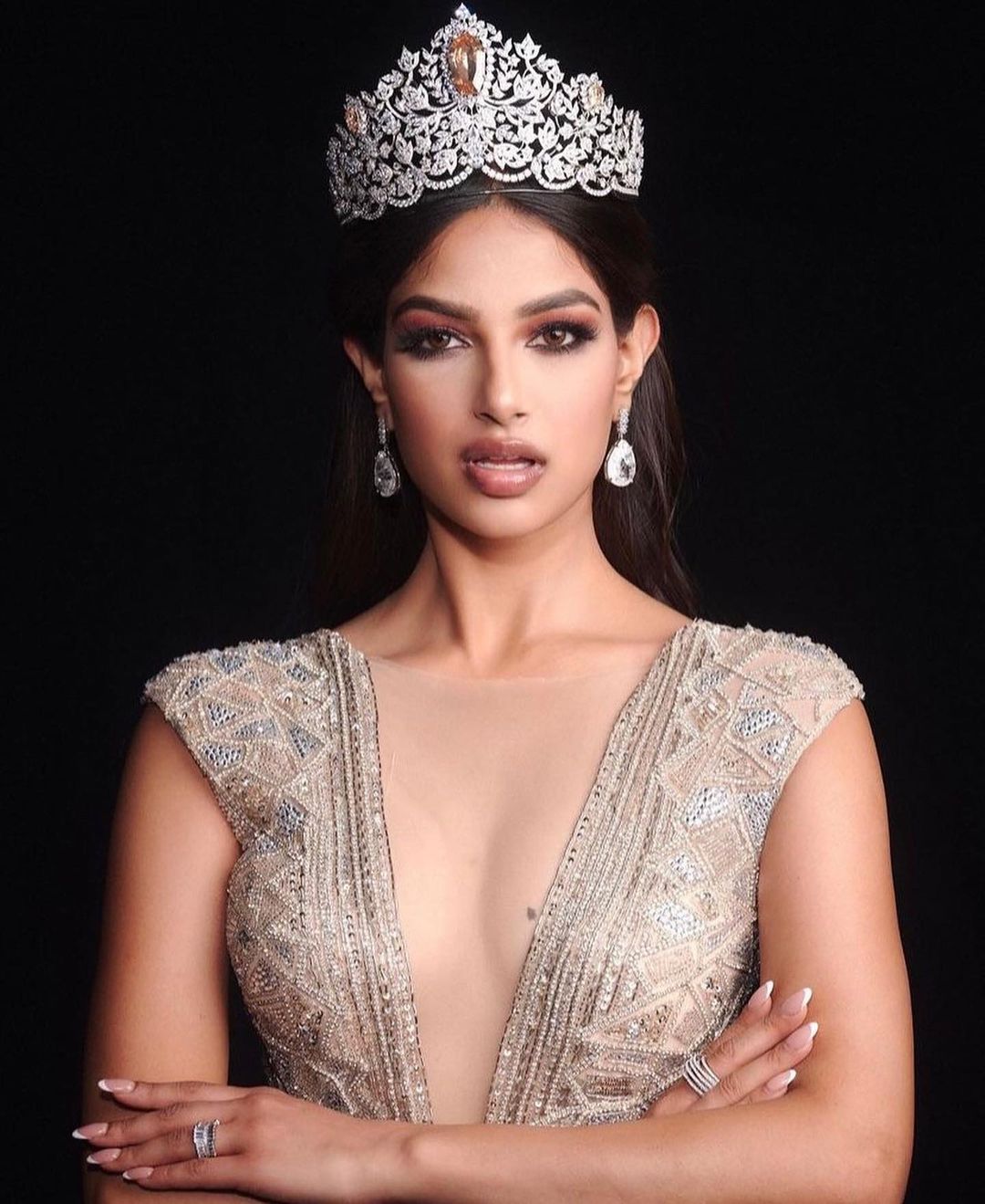 Harnazz Sandhu, da Índia, é eleita Miss Universo 2021, marcado por