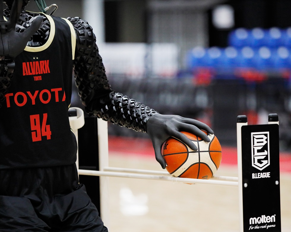 Robô jogador de basquete aprende a driblar e acerta mais de 2 mil lances  diretos