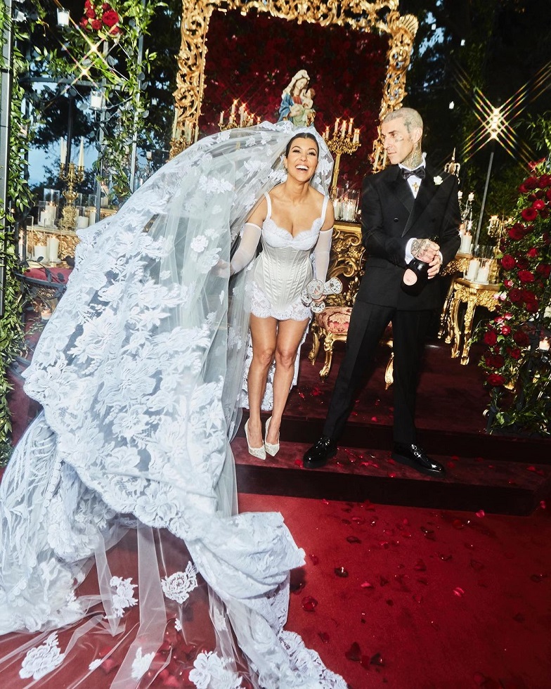 Kourtney Kardashian diz que “apagou” em seu casamento com Travis Barker em Las  Vegas