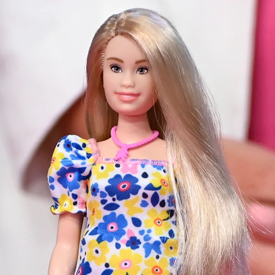 Mattel lança primeira Barbie que representa pessoa com Síndrome de