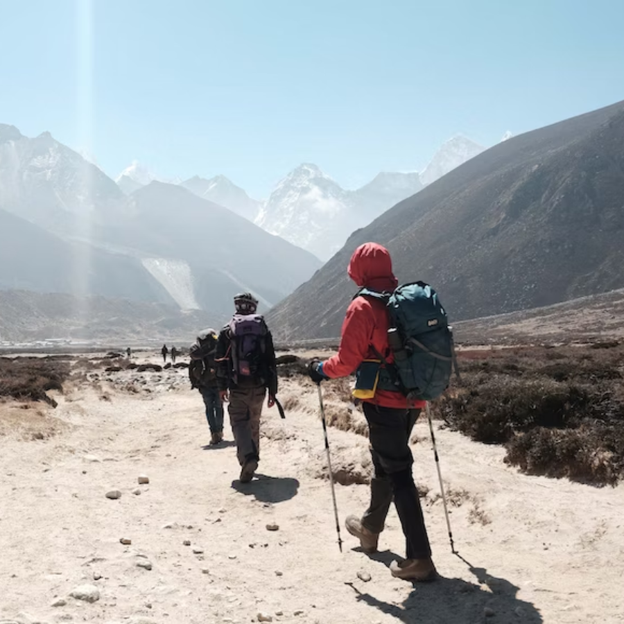 Everest sofre com excesso de alpinistas 70 anos após primeira