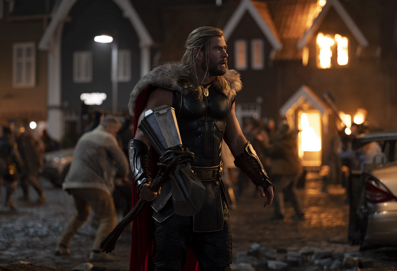 Chris Hemsworth diz estar cansado de fazer Thor e diz que filme é