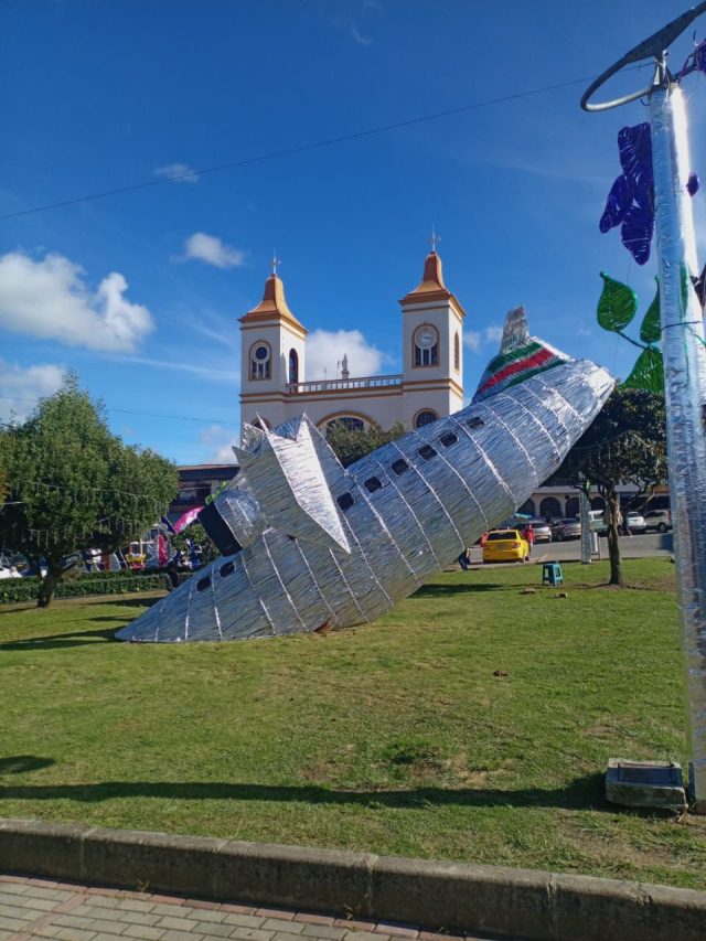Cidade colombiana simula acidente da Chape em “homenagem”