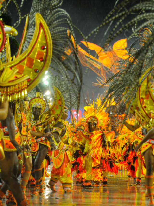 Carnaval 2024: veja como comprar ingressos para os desfiles do RJ