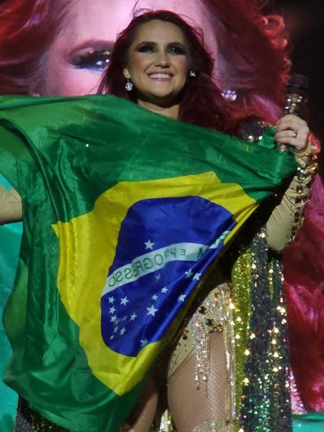 RBD usa looks com cores da bandeira do Brasil; veja fotos