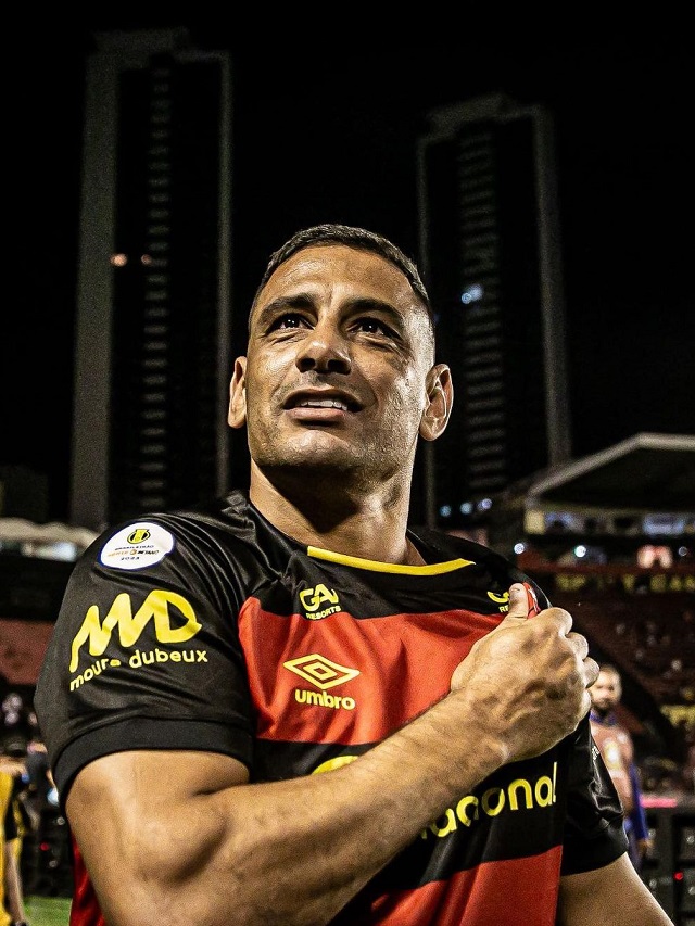 Diego Souza anuncia aposentadoria: “Obrigado, futebol”