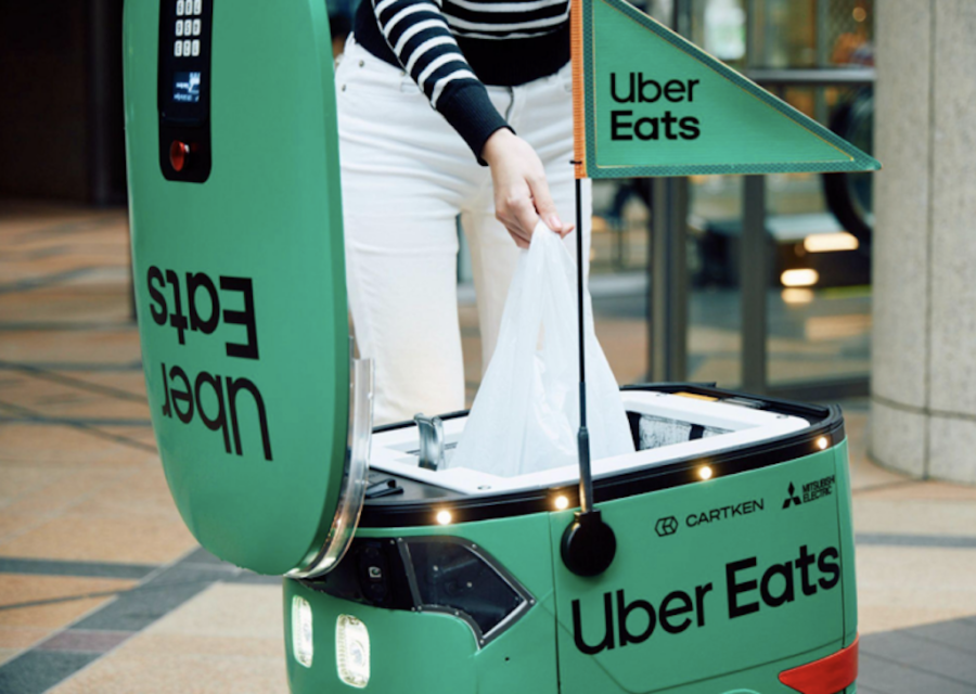 Uber Eats lança robô que faz entregas no Japão | Web Stories CNN