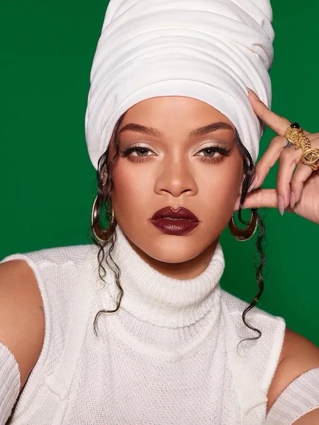 Rihanna explica por que ainda não lançou novo álbum