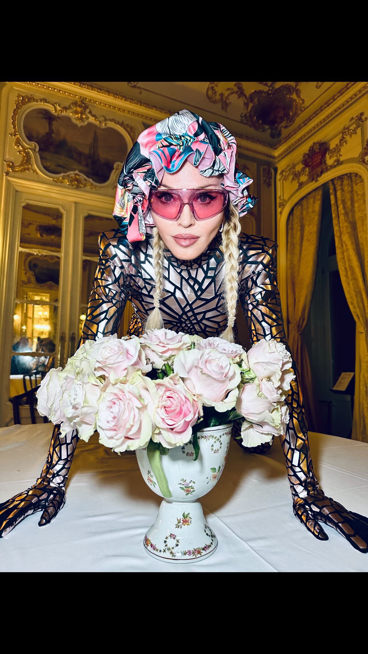 Jean Paul Gaultier★Madonna コラボ　チャリティーT Jean Paul Gaultier cria Camisetas com o Icônico Corset de Madonna