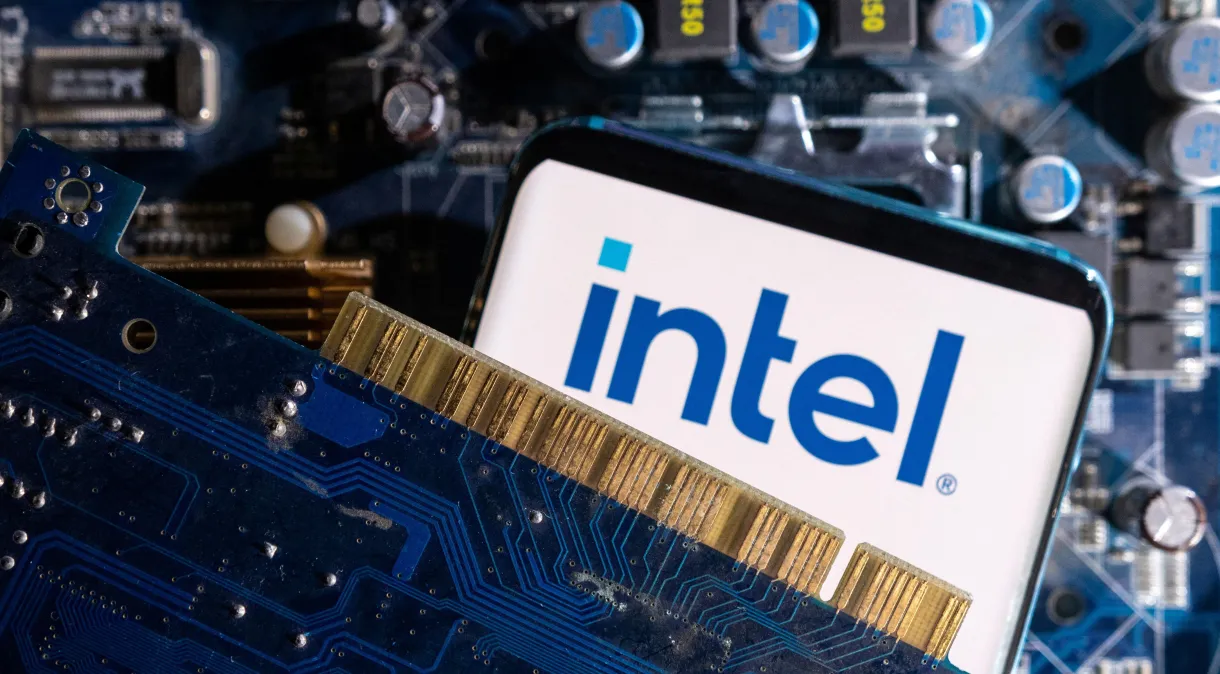 Intel lançará dois chips de IA para China com recursos reduzidos