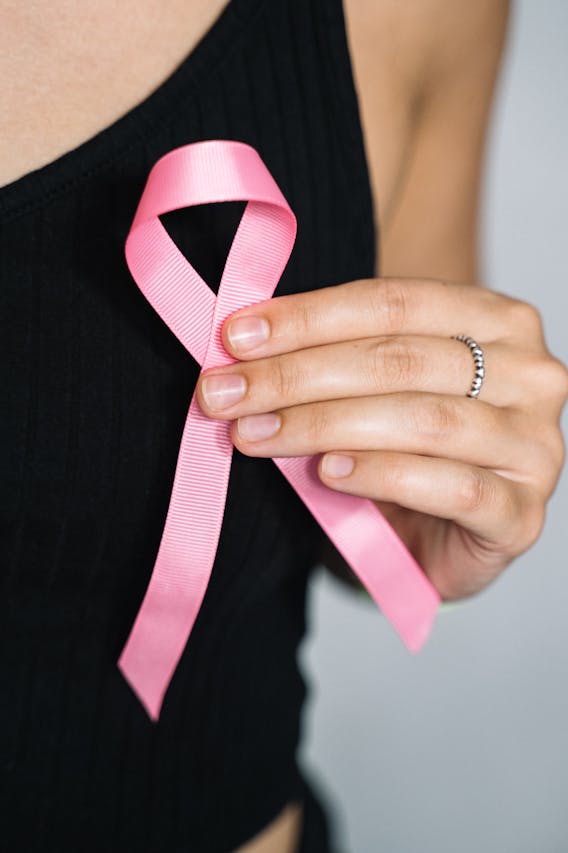 Câncer de mama: relatório aponta falta de dados e acesso ao tratamento