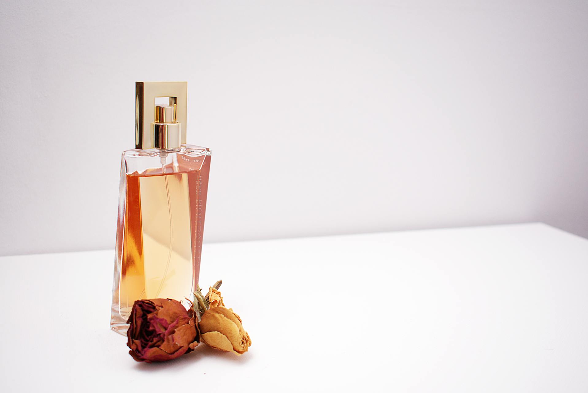 Eau de parfum, eau de toillet, body splash: diferenças entre perfumes