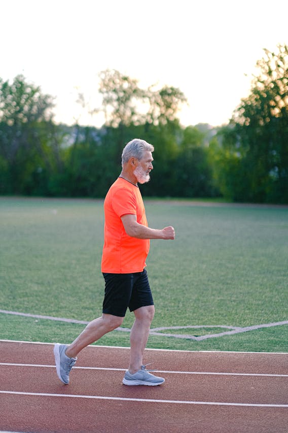 Exercícios podem reverter efeitos do envelhecimento, sugere estudo