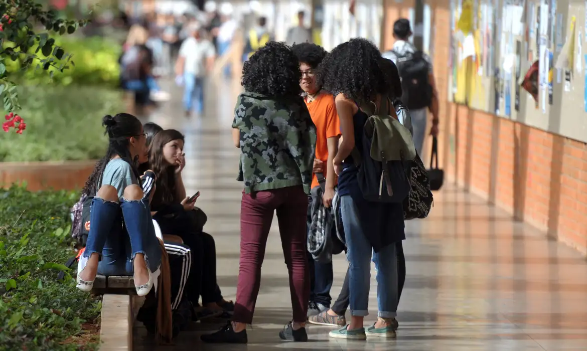 Escolas com maioria de alunos negros têm infraestrutura pior, mostra pesquisa
