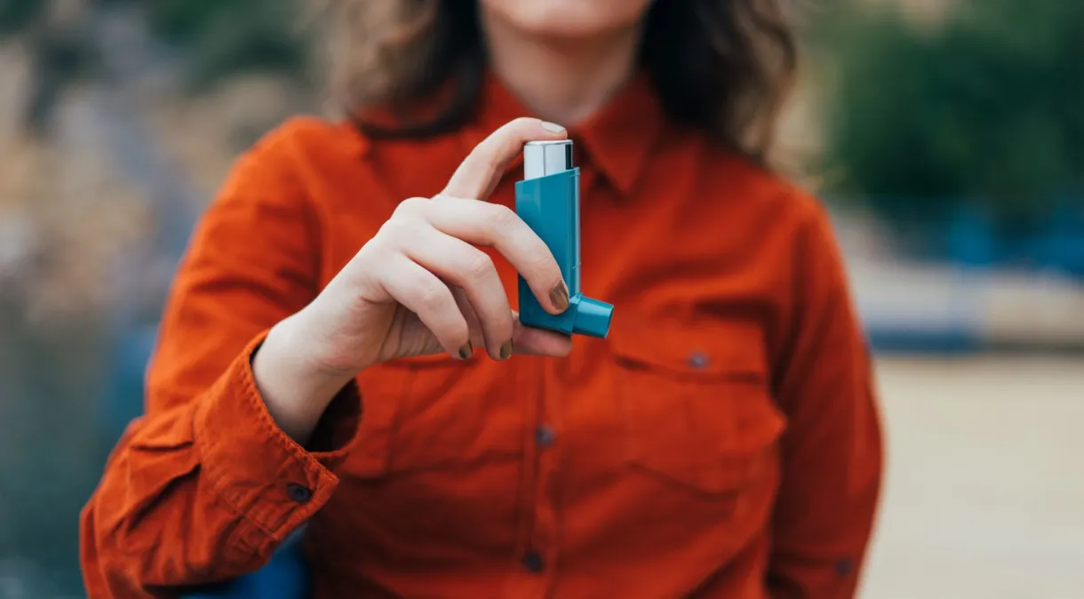 Uso excessivo de bombinha pode aumentar risco de crise de asma