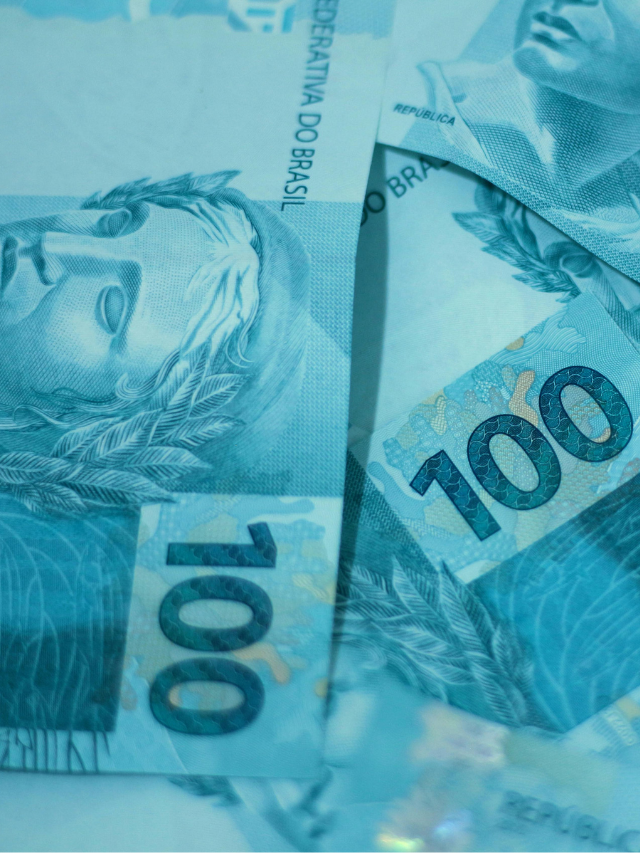 Metade dos brasileiros vê fim do papel moeda em uma década