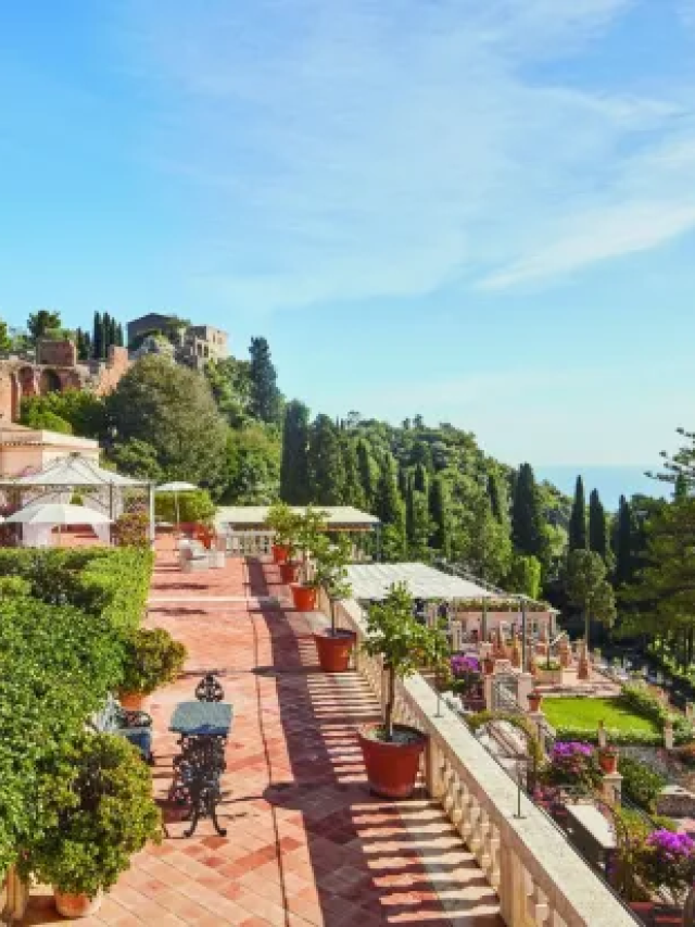 Taormina: hotéis históricos com vista para Mar Jônico seduzem turistas
