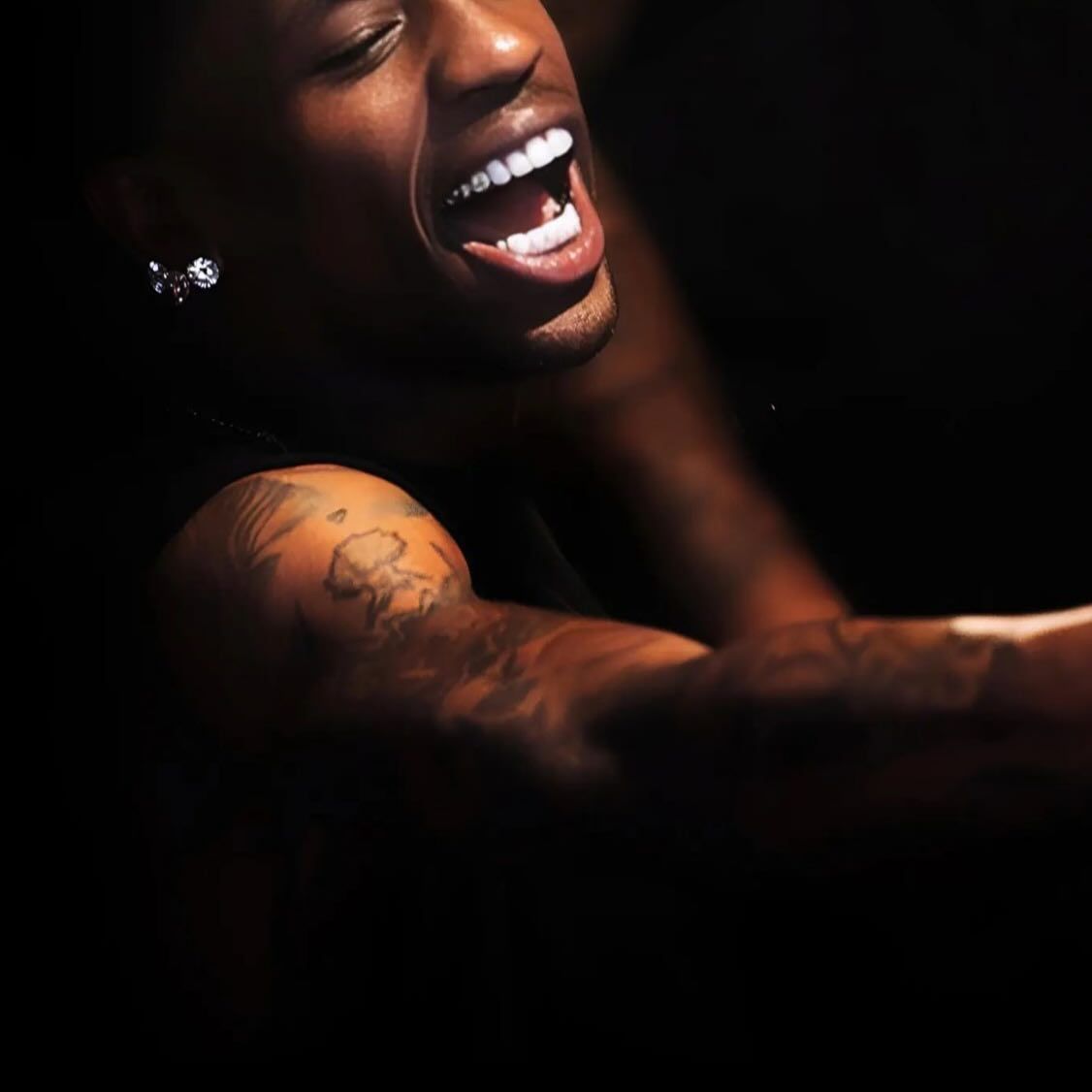 Vocalista do Travis recorda show ruim no Brasil: 