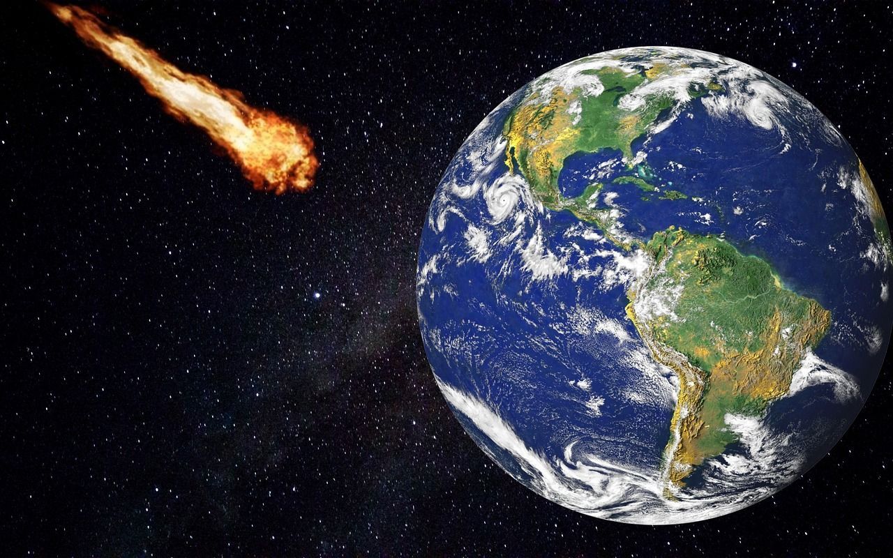 Em registro raro, asteroide de 1 metro queima ao entrar na atmosfera