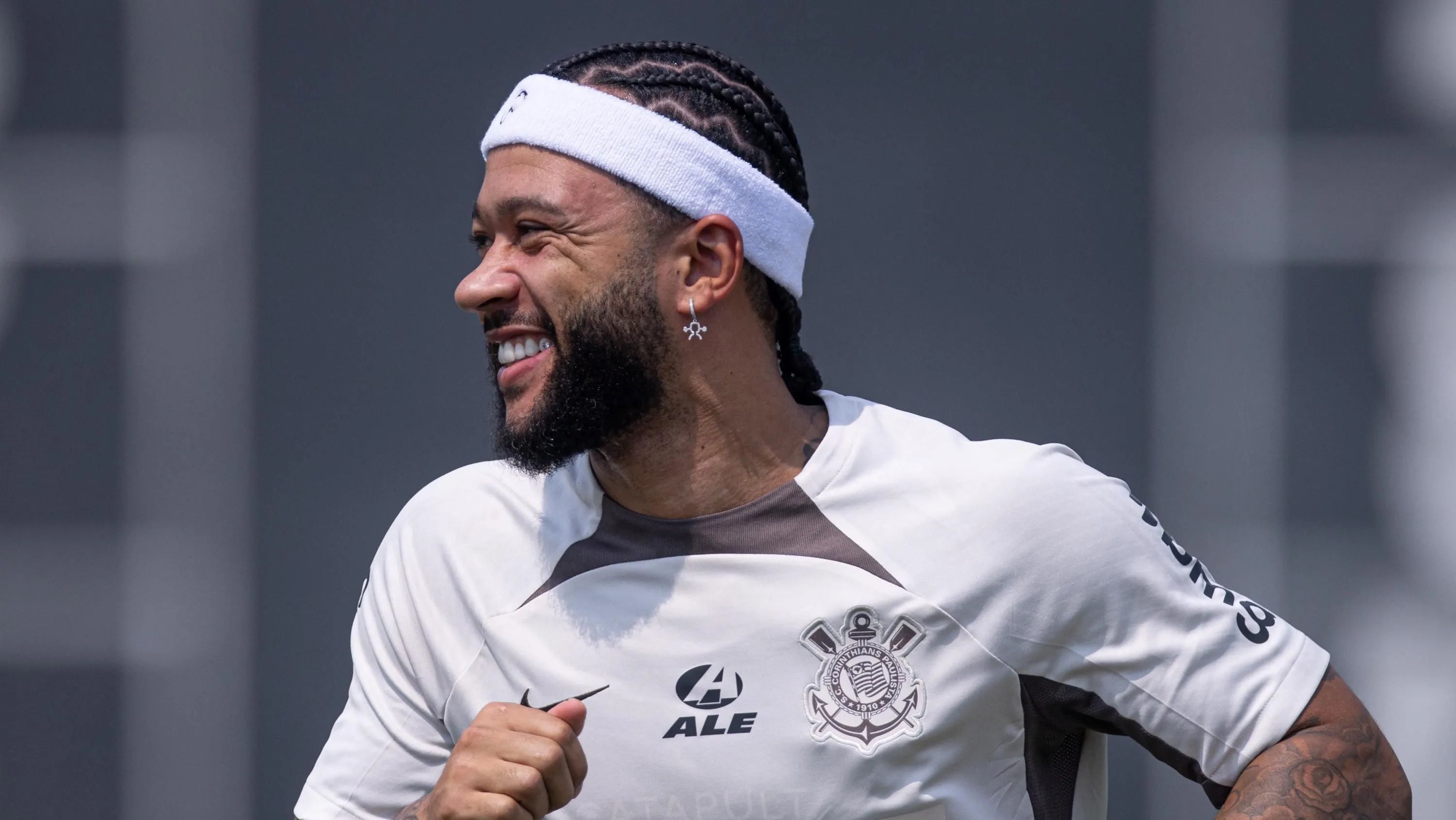 Memphis Depay e mais: os jogadores europeus com passagem pelo Brasil