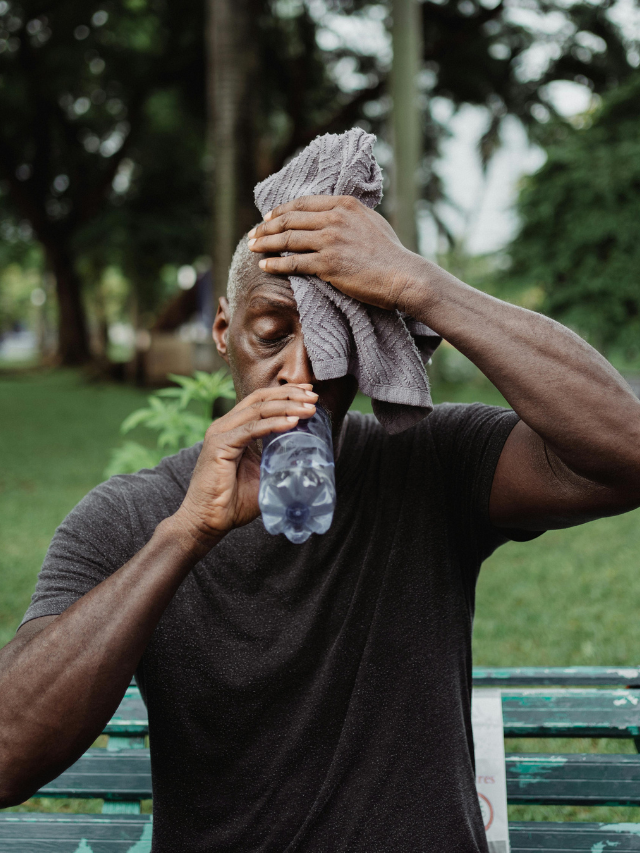 Idosos são menos afetados emocionalmente pelo calor, diz estudo