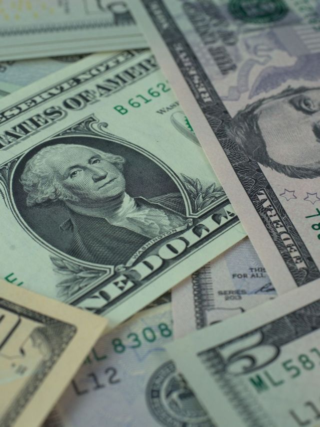 Dólar teve picos em outros 5 momentos da história do real veja quando