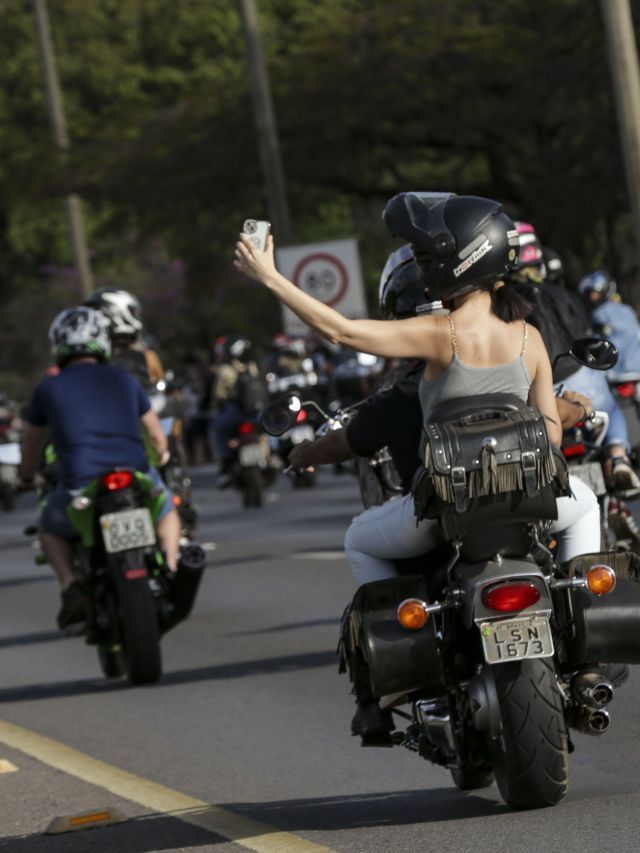 Motociclistas homens cometem 2 vezes mais infrações no Brasil, diz pesquisa