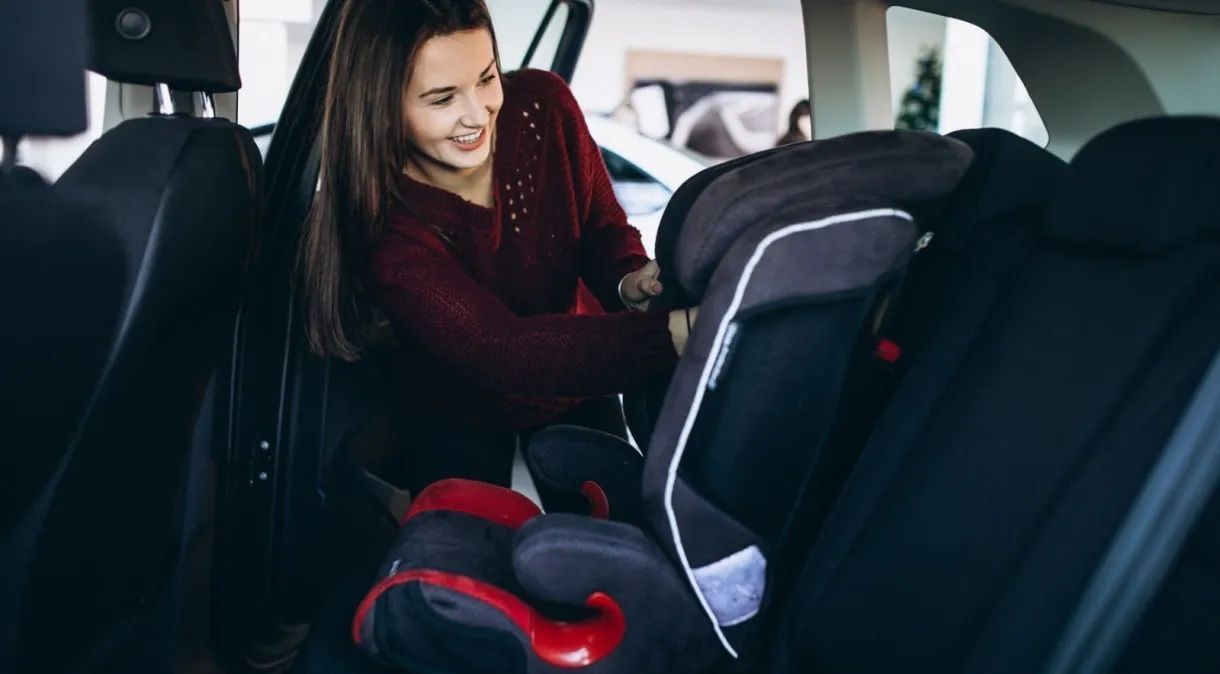 Lei da Cadeirinha infantil nos carros: confira as regras vigentes