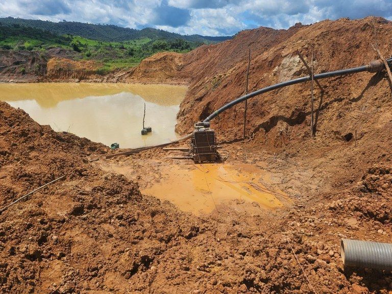 Garimpo ocupa área 45% maior do que a mineração convencional