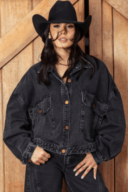 Ana Castela ganha boneca oficial com chapéu e bota; saiba o valor