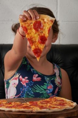 Fast food: propaganda pode fazer crianças comerem 130 calorias extras