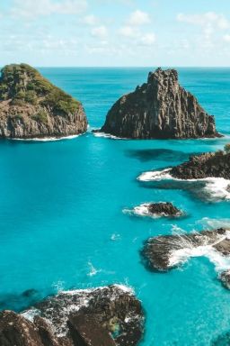 Brasil tem duas praias entre as 50 melhores do mundo em 2026