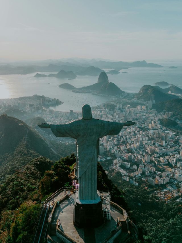 Pesquisa: Brasil alcança 94% de satisfação entre turistas estrangeiros