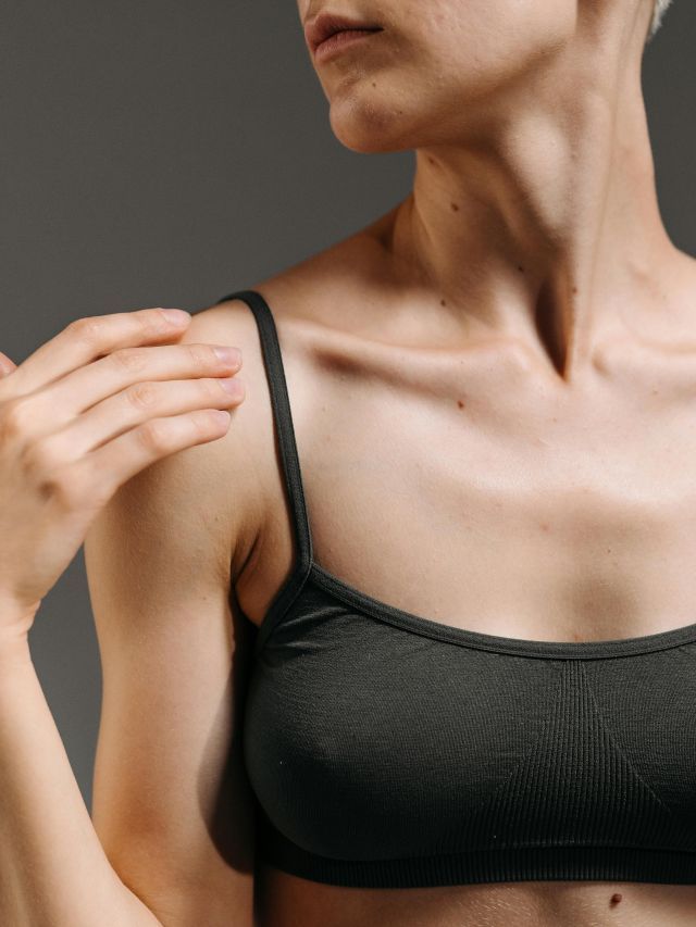 “Ombro congelado” está ligado à menopausa? Estudos indicam que sim