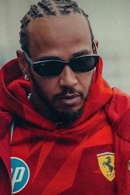 Hamilton diz não se arrepender de trocar Mercedes pela Ferrari
