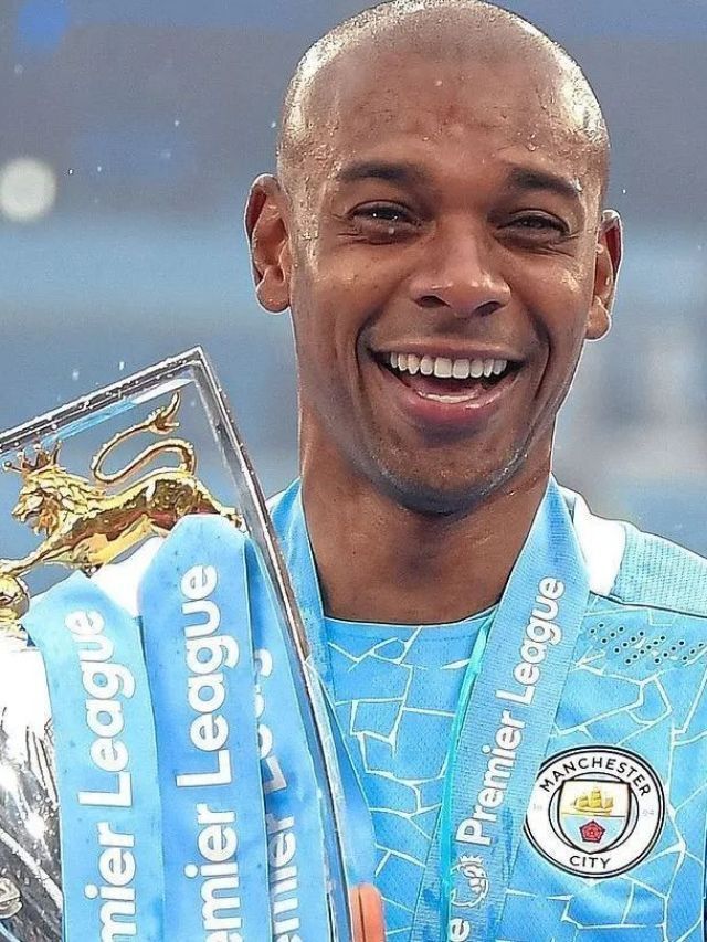 Ídolo do Athletico-PR e do City, Fernandinho se aposenta: “Estou cansado”