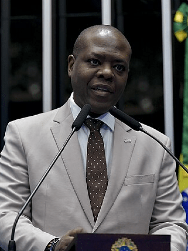 Por que a PF indiciou Silvio Almeida por crime de importunação sexual