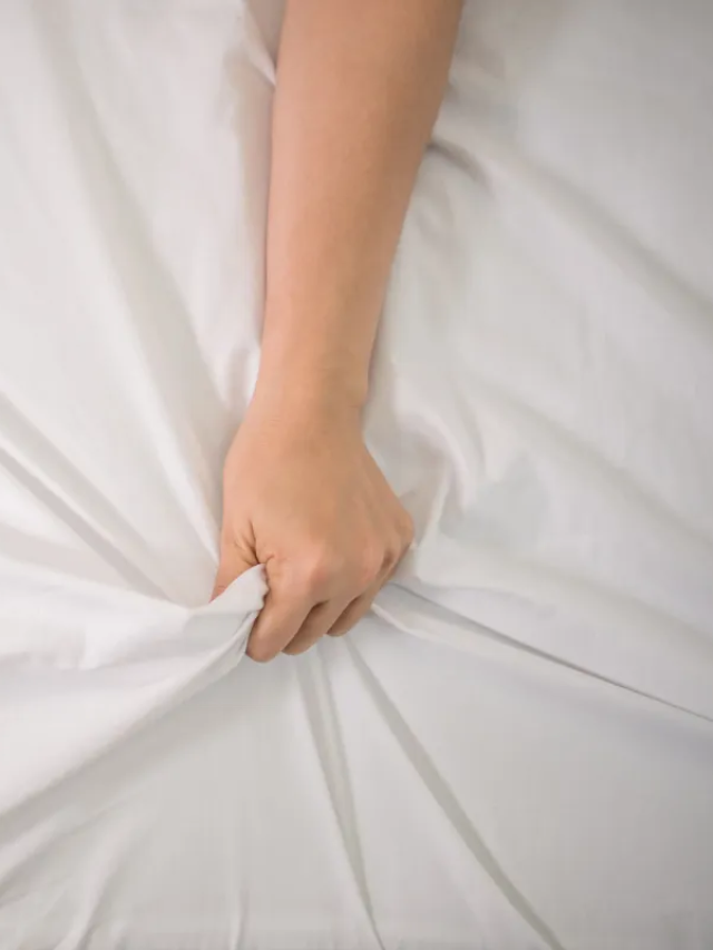 Ter orgasmo dormindo é normal? Entenda