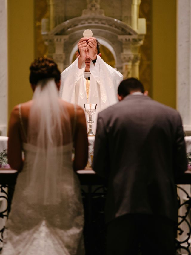 “Um cônjuge é suficiente”, diz Vaticano aos católicos em novo decreto