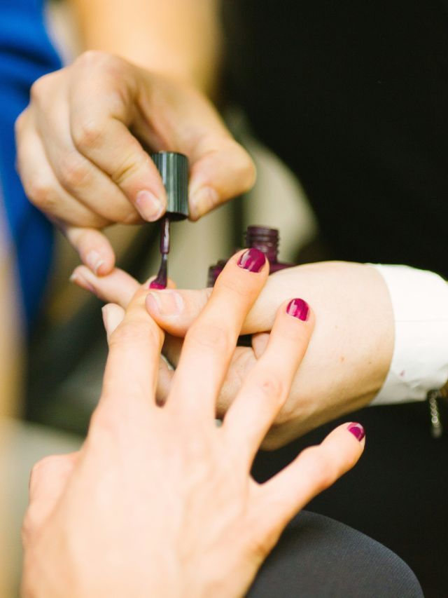 Unhas em gel: o que muda com a proibição de substâncias em esmaltes