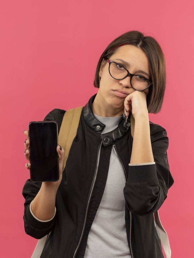 Pesquisa: brasileiros trocam ócio por celular e se sentem pior depois