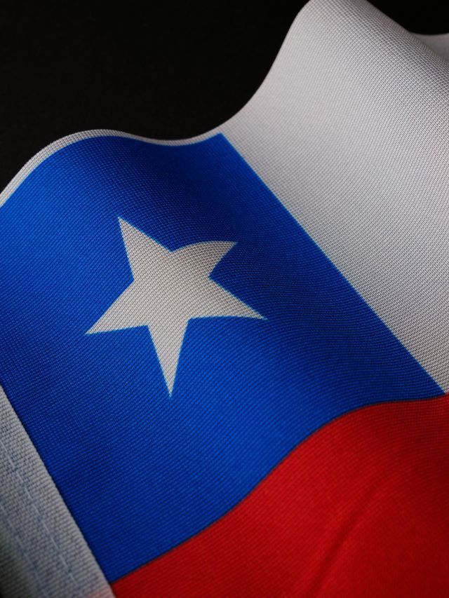 Eleições no Chile: Pesquisa indica Kast com 61% dos votos e Jara 39%