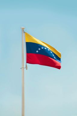 Raiva e medo na Venezuela: geração Z sonha com futuro em outros países