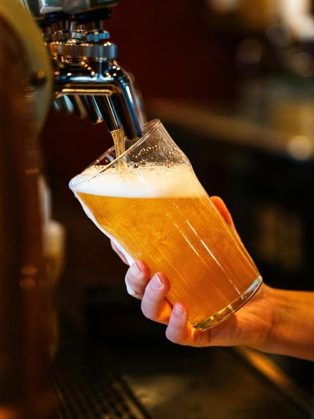 Cientista cria cerveja que funciona como vacina e gera debate ético