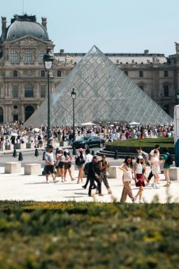 Ingresso do Museu do Louvre ficará mais caro para não europeus em 2026