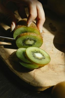 Kiwi e psyllium são recomendados contra constipação crônica